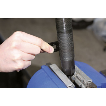LASER Universal Outside Thread Chaser