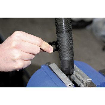 LASER Universal Outside Thread Chaser