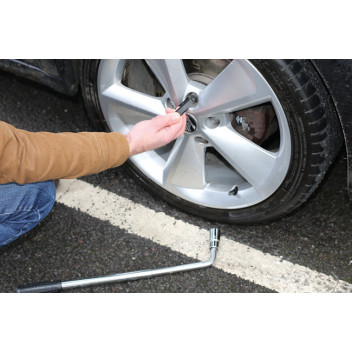 LASER Wheel Nut Cap Removal Tool – VW Group