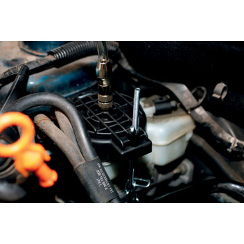 LASER Manual Brake Bleeder with universal adaptor