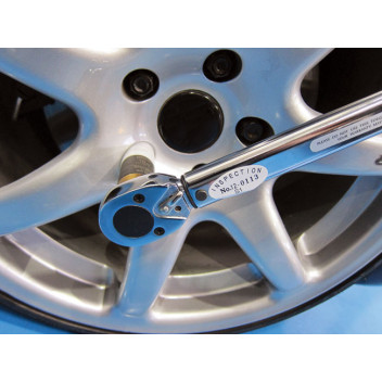 LASER Torque Wrench 1/2D 42Nm<210Nm"