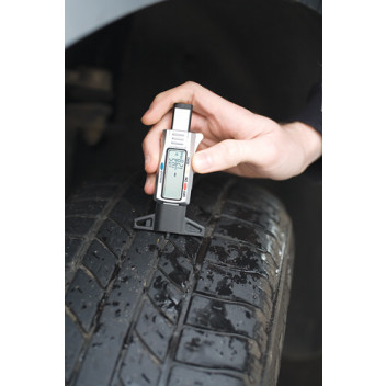 LASER Tyre Tread Depth Gauge Digital