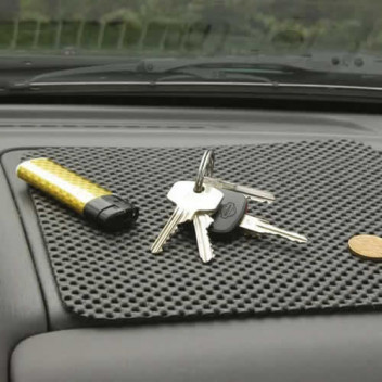 Dashboard Mat Non-Slip 18 x 20cm