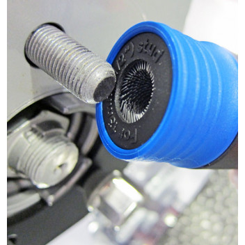 LASER Wheel Stud Cleaning Tool Set