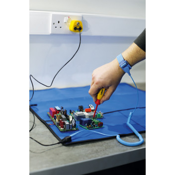LASER Earth Bonding Plug UK